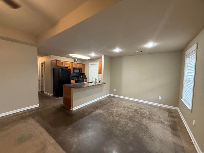 Photo - 113 Butterfield Crossing