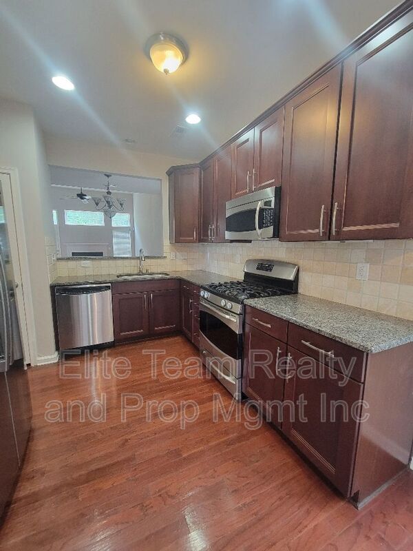 Photo - 2339 Whitford Ln