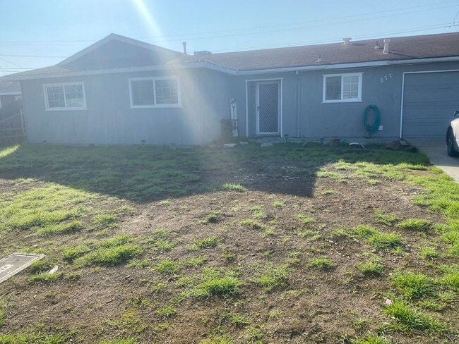 Building Photo - Updated in Lemoore Rental