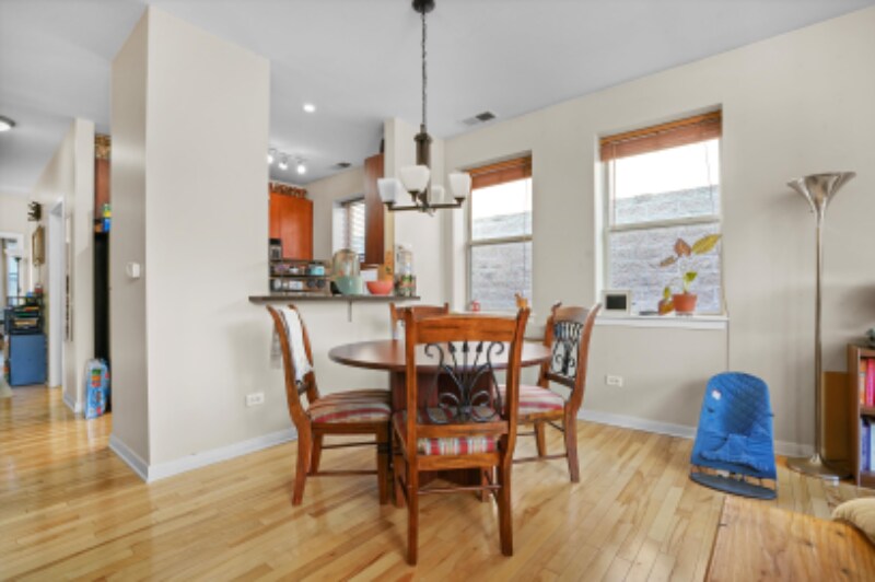Photo - 1112 W Washburne Ave Unit 301