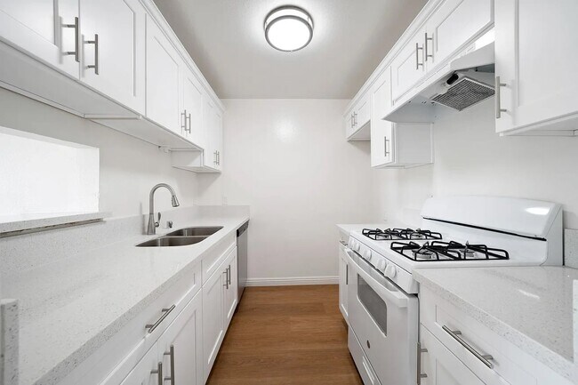 Photo - Azusa Gardens Apartments