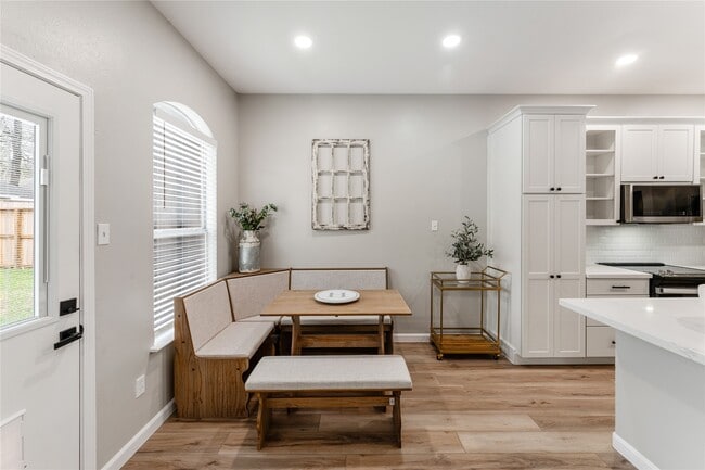 Photo - 29 Cypress Bayou Ct