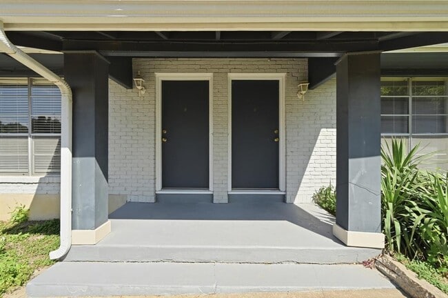 Photo - 2712 St Edwards Cir