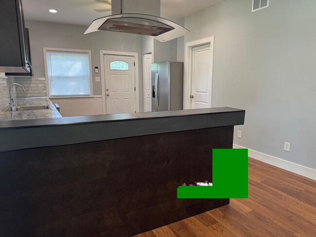 5704 Sierra Park