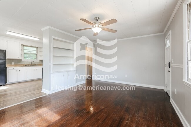 Photo - 1405 Benjamin St