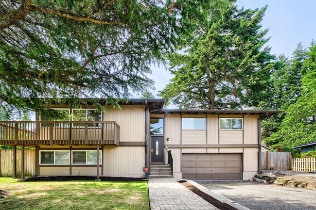 Building Photo - 4bd/2.75ba Renton Home