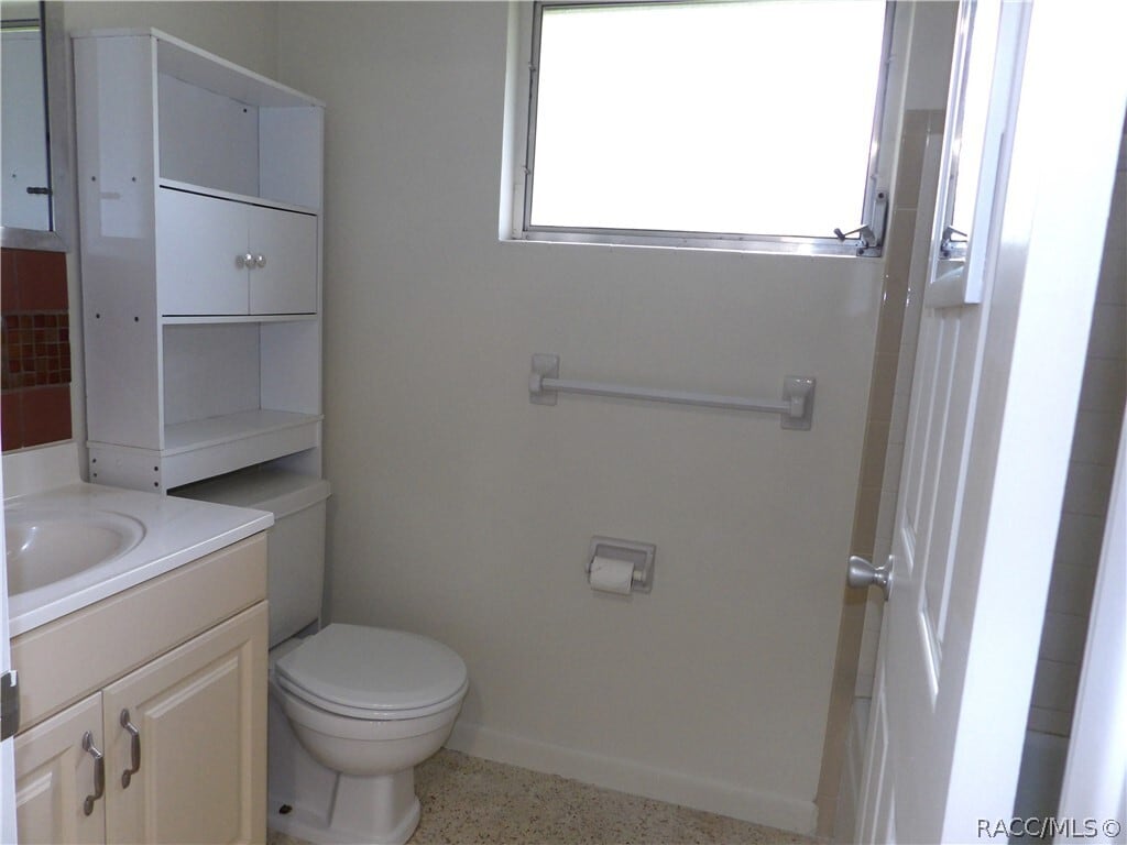 Photo - 8 E Golden St