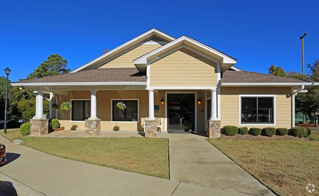 Clubhouse & Leasing Office - Bent Tree Apartments