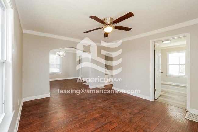 Photo - 5210 Saida St