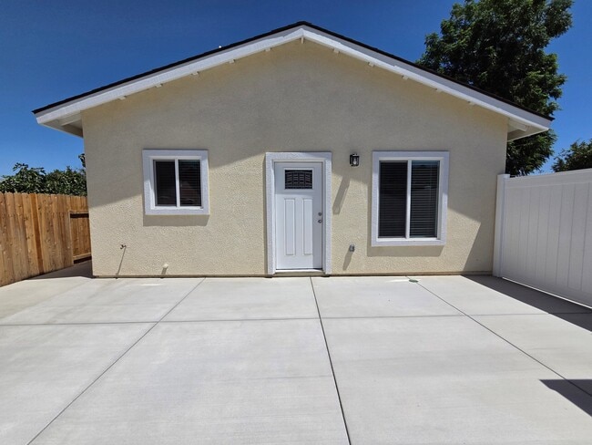 Photo - 1808 St Clair Ct