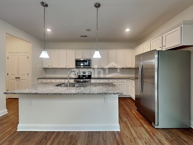 Photo - 1882 Weatherbrook Cir