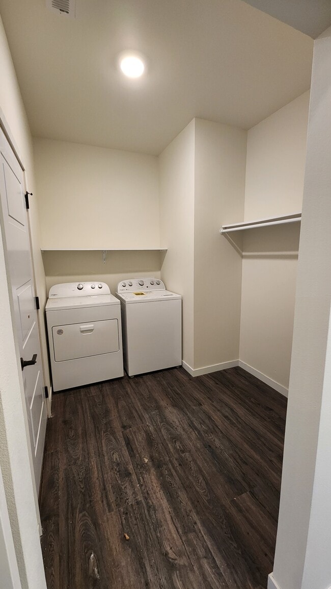 Photo - 812 7th St SW Unit B