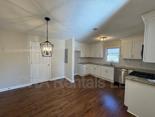 Photo - 1826 Clearwater Dr SE