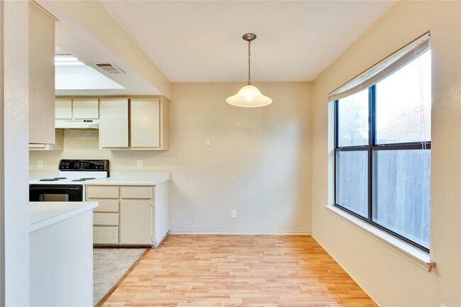 Photo - 8806 Springmail Cir