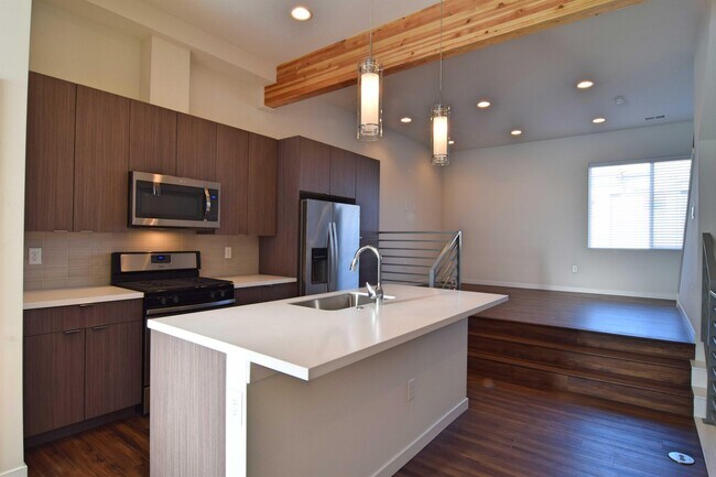 Building Photo - 1239 Tennyson St Rental