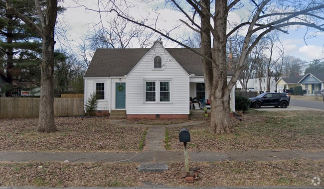 Building Photo - 200 S Bilbro Ave Rental
