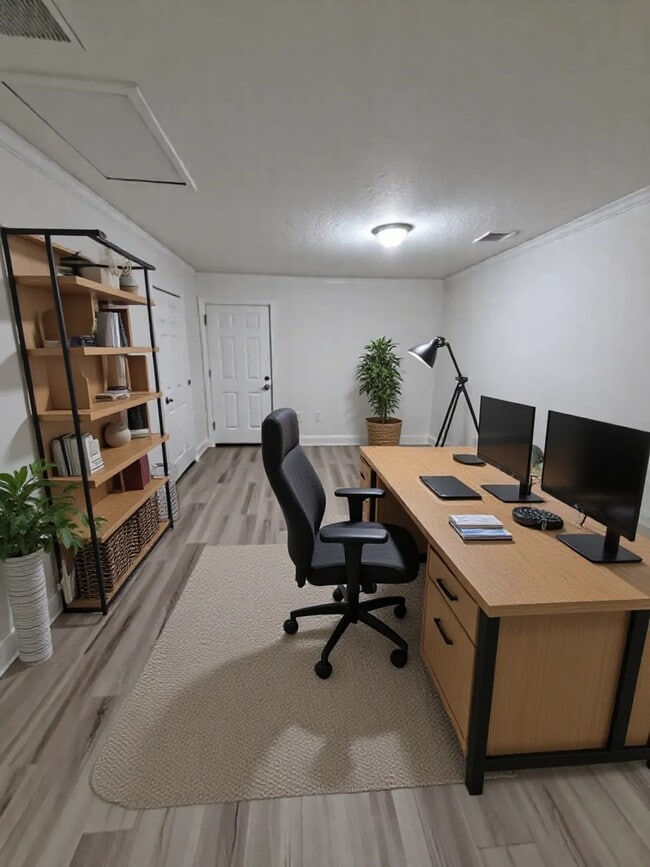 Photo - 5451 Oriole St