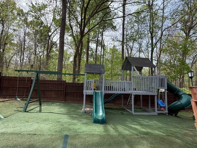 Photo - 3246 Woodside Ave