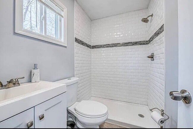 Photo - 62 Canoe Place Rd Unit 625