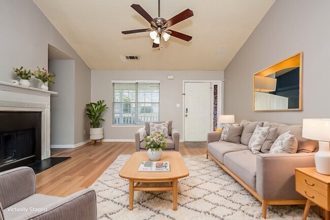 3709 Hudson Ct