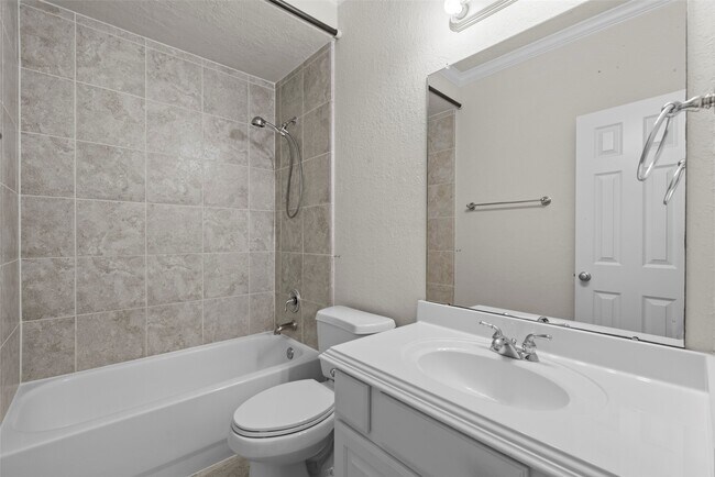 Photo - 2919 Royal Oaks Grove