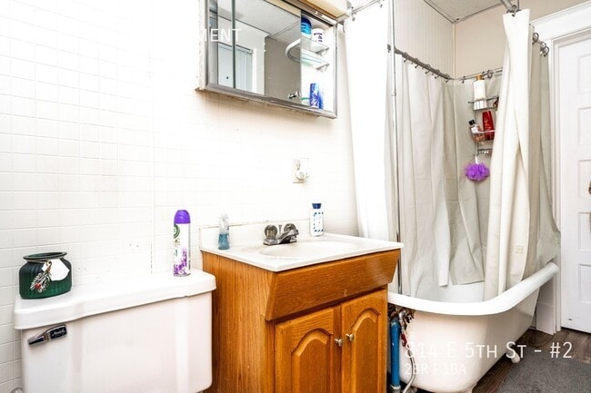 Photo - 814 E 5th St Unit #2