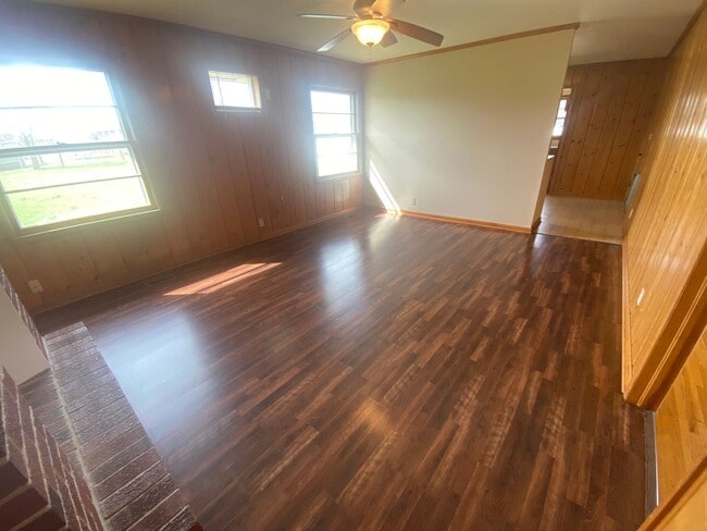 404 Vosswood Dr