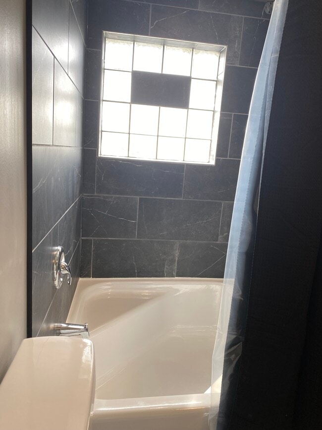 Photo - 200 Craton St