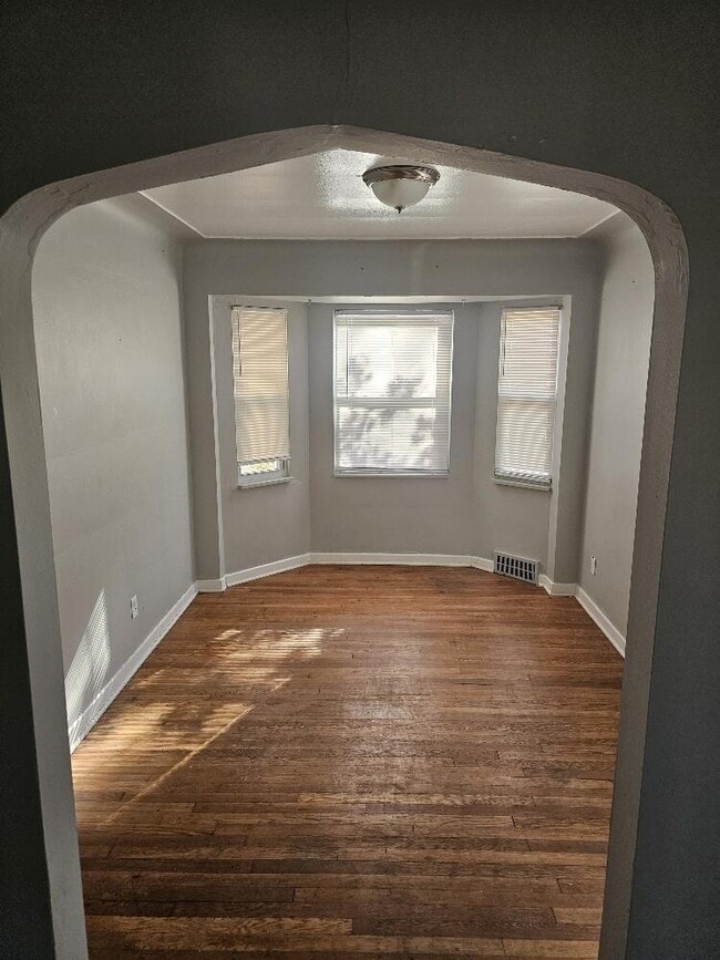 Photo - 5772 Guilford St