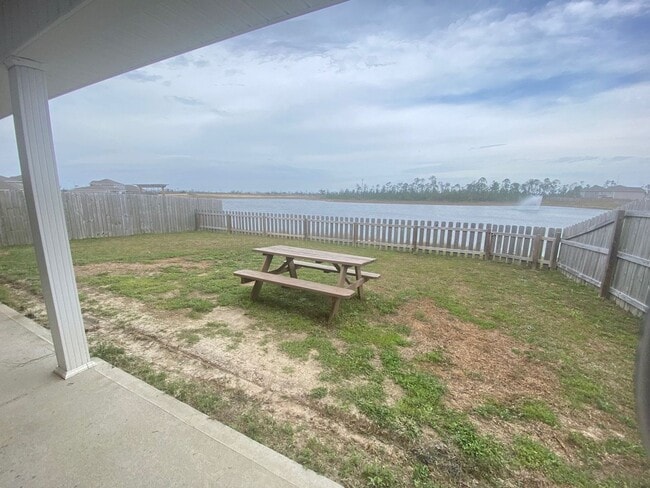 Photo - Spacious Modern Home in a Quiet Community!