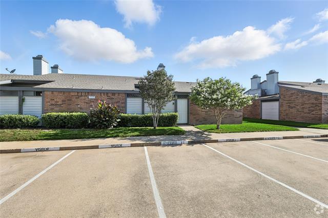 Building Photo - 644 Bellaire Dr Unit B Rental