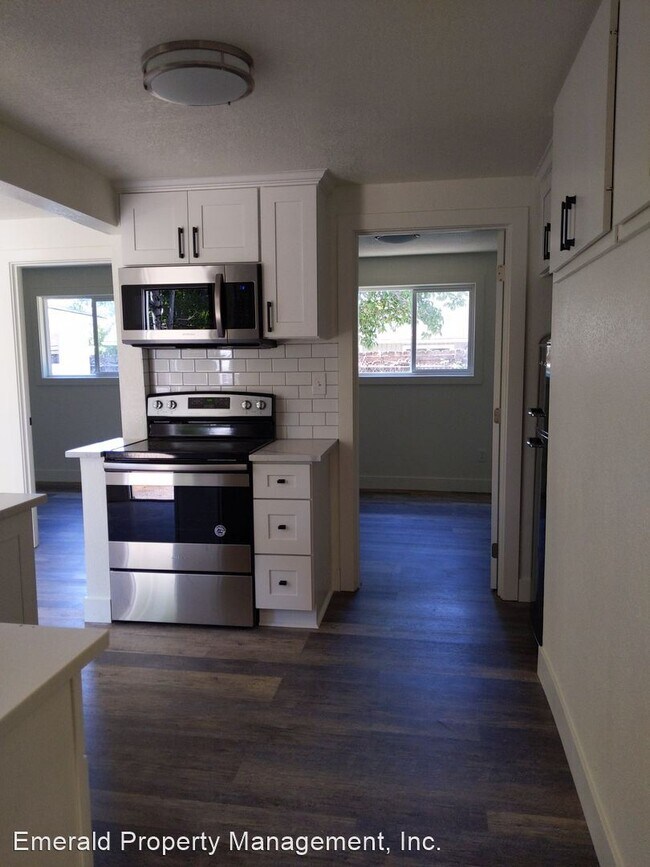 2 br, 1 bath House 3074 Sorrel Way 1/2 Rental For Rent in Eugene, OR