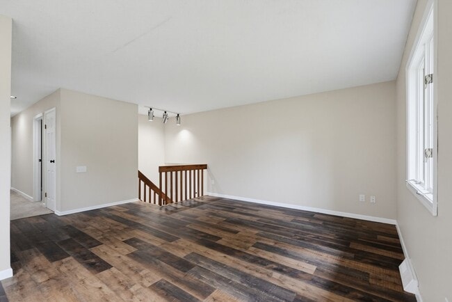 Photo - 5460 Echodell Ave NW