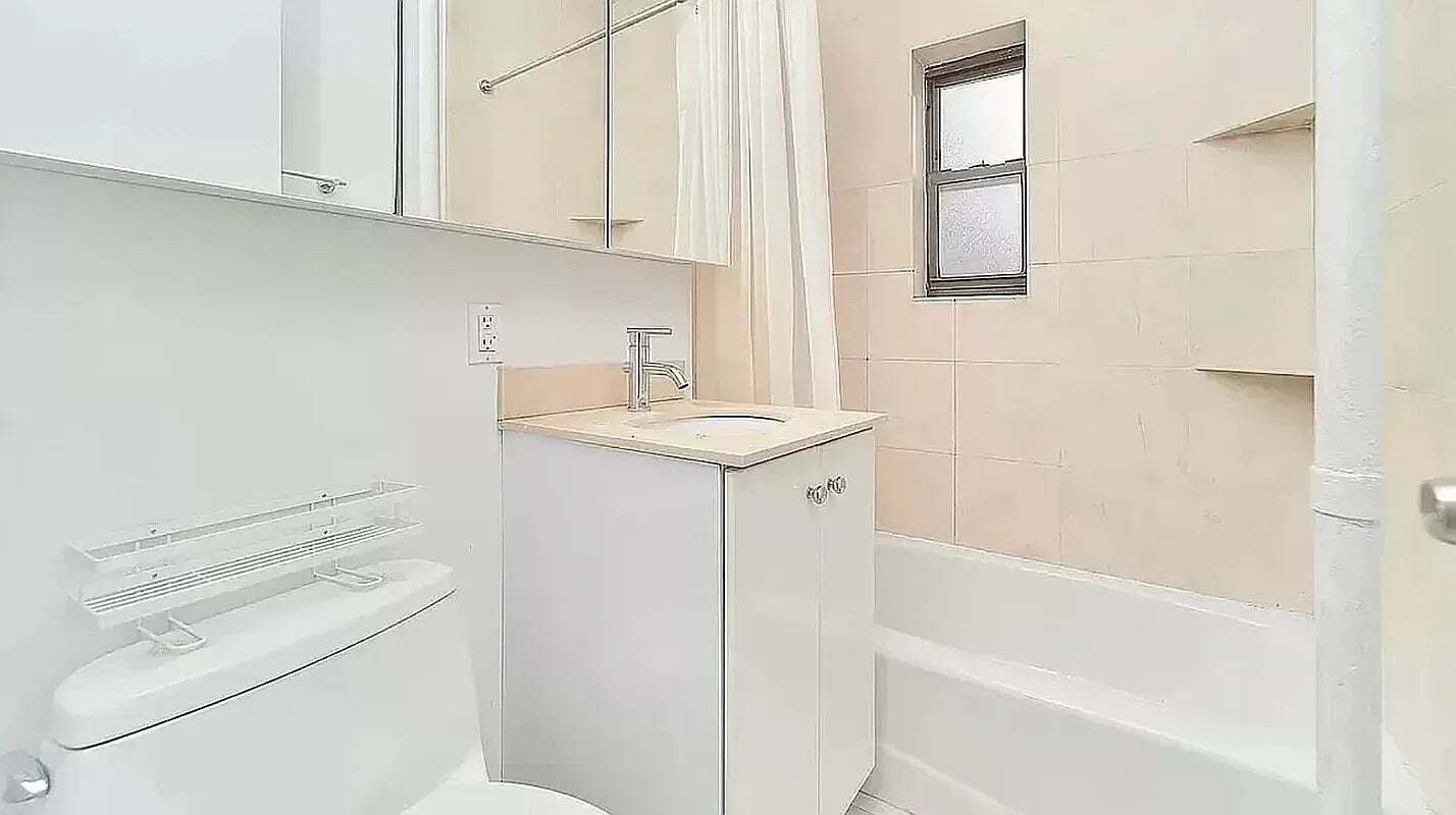 Photo - 120 E 4th St Unit 2H