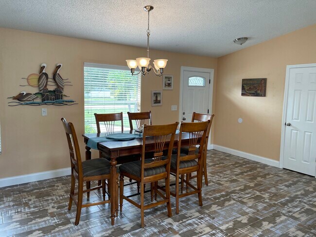 Photo - 2219 Umbrella Tree Dr