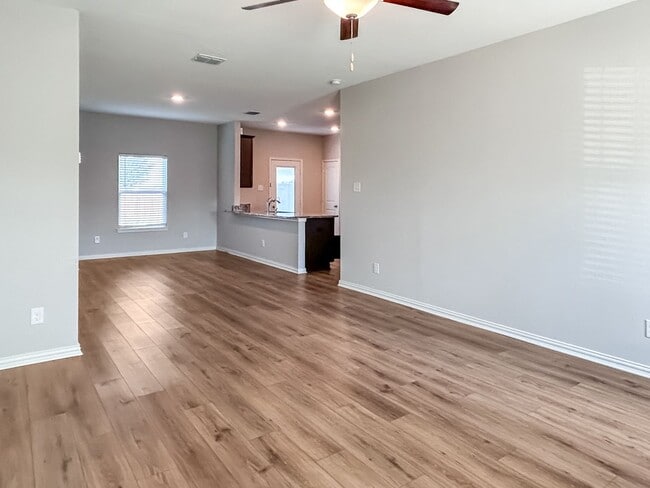 Photo - Beautifully Refreshed 3-Bedroom Home in De...