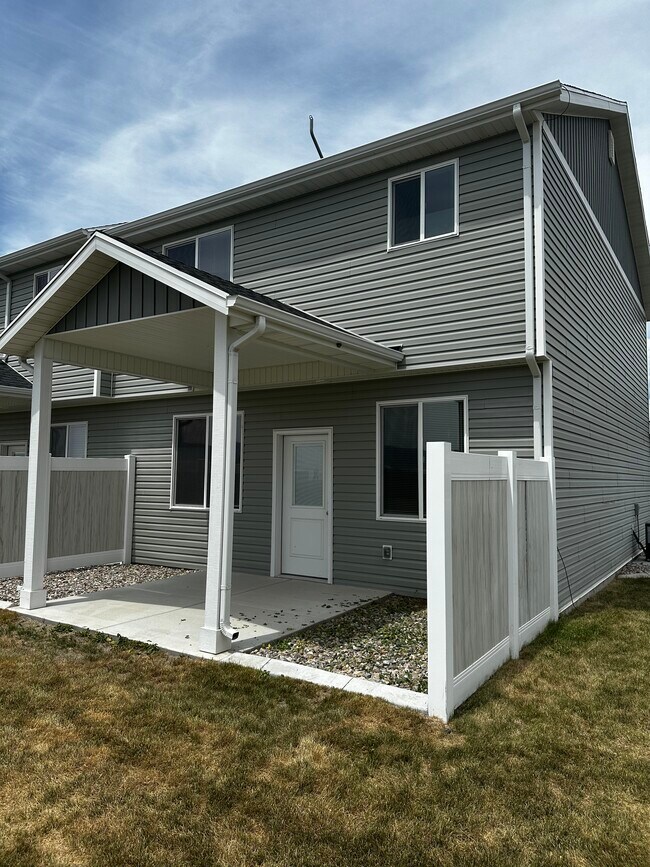49 Cedar Ln