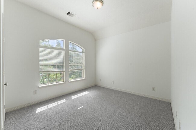 Photo - 361 W Tupelo Green Cir