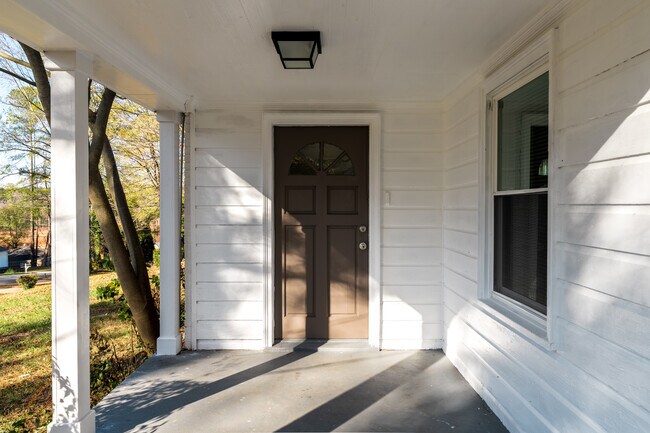 Photo - 1850 Hillsdale Dr