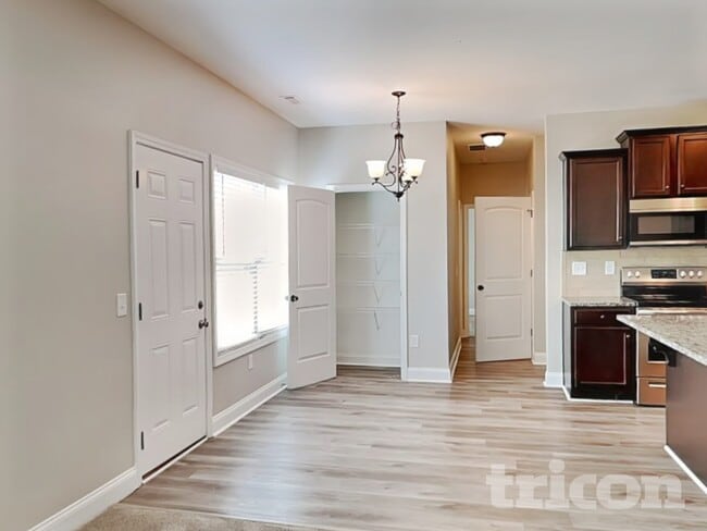 Photo - 111 Brookhaven Dr