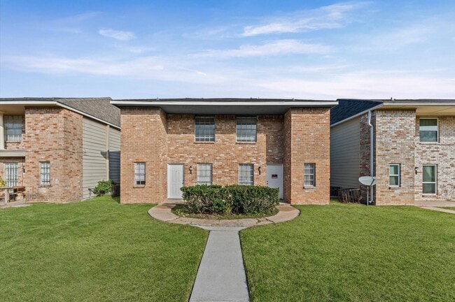 Building Photo - 12206 Ormandy St