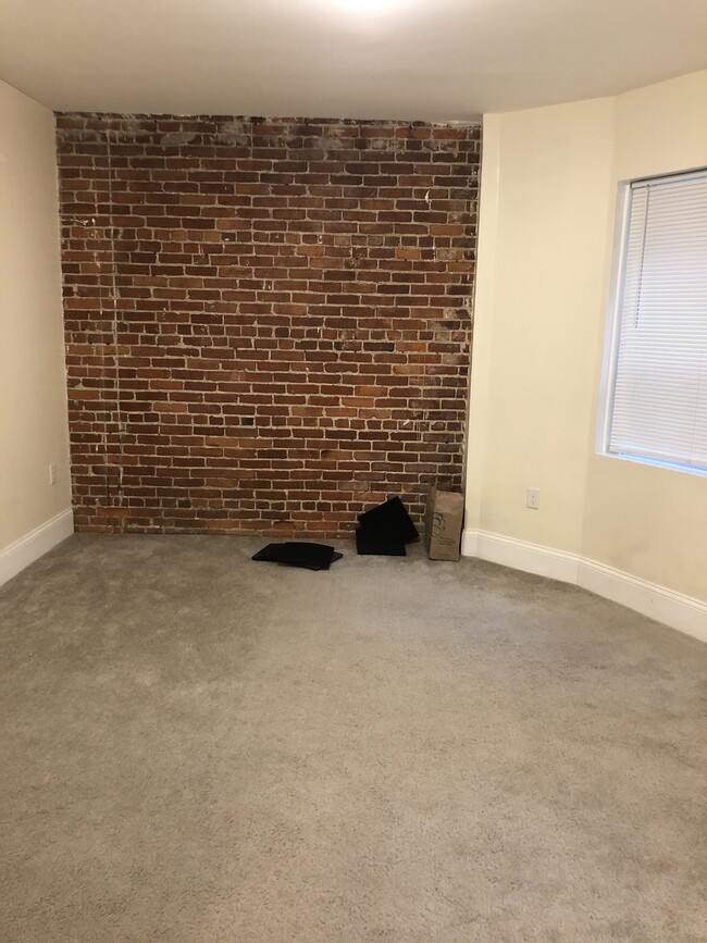 Building Photo - 86 Saint Stephen St Rental