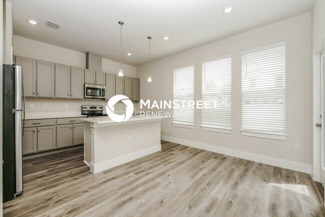 4 Bedroom Pet-Friendly Home in Deland, FL with Main Street Renewal
