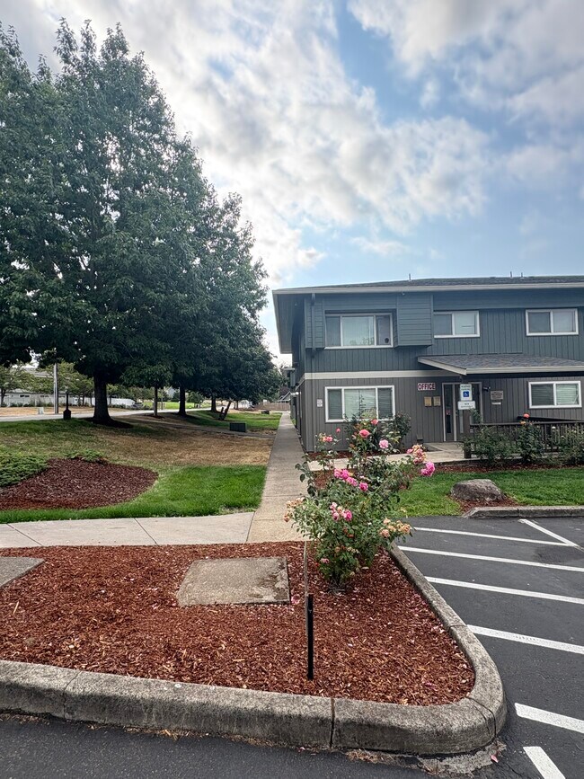 Crown Ridge Apartments
