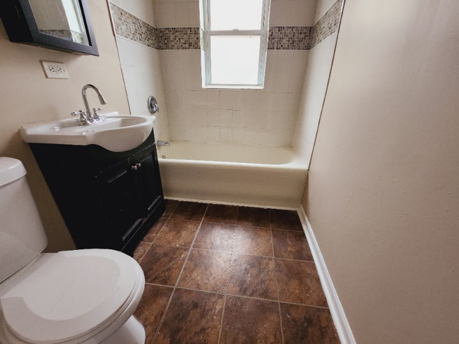 Photo - 2648 E 78th St Unit 5