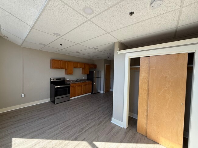 Photo - 1 Pleasant St