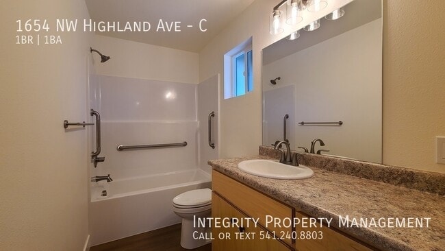 Photo - 1654 NW Highland Ave Unit C