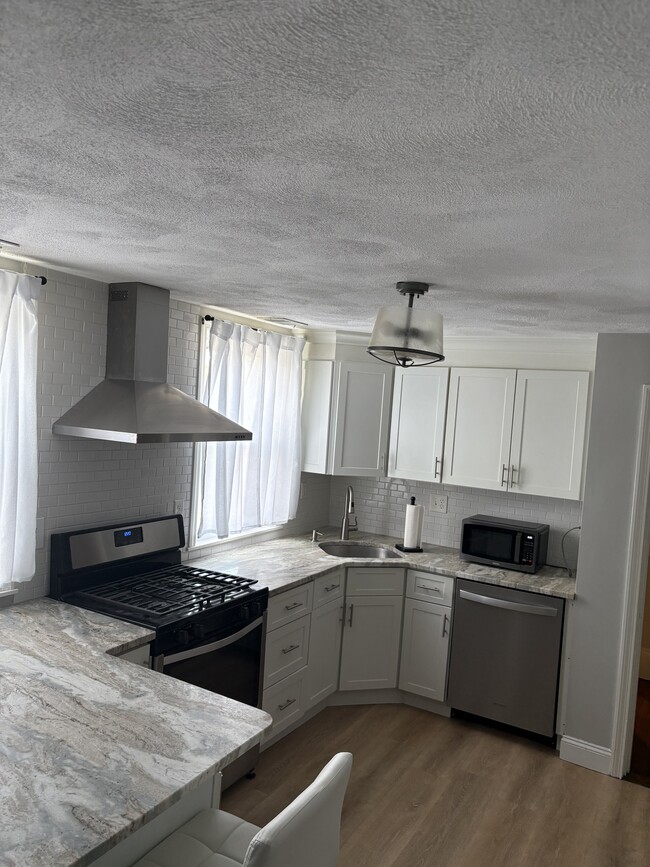 Building Photo - 5 Whitby Ter Unit 2