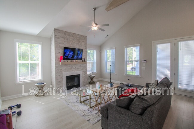 Photo - 448 Bluegill Ln