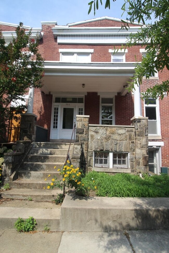 Building Photo - 3212 N Calvert St Unit #2 Rental